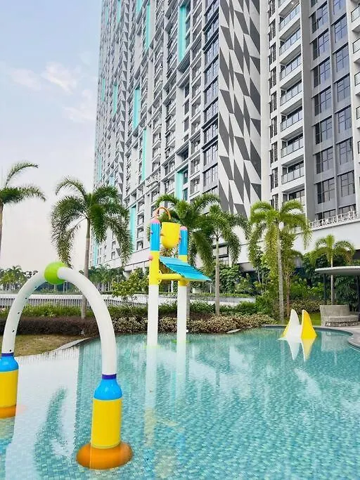 קואלה לומפור Summer Ins Trion 2R2B Kl City